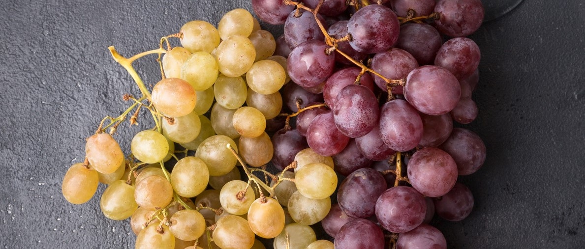 1/2 cup grapes 1/2 cup grapes