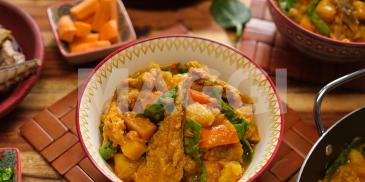 https://www.maggi.ng/sites/default/files/styles/ln_search_recipe_resultdesktop/public/srh_recipes/385b0fcc8184fbfc797a020d0c07bb3d.jpg?h=10d202d3&itok=rUvtEQ1k